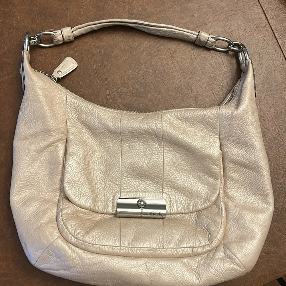 COACH Authentic KRISTEN LARGE HOBO Champagne/ Beige Leather 19303